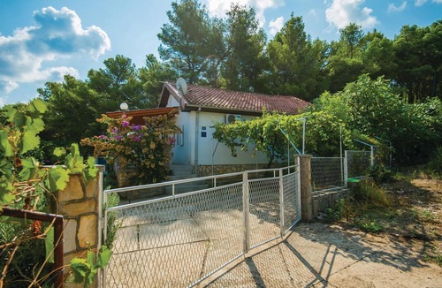 Island Hvar House | Amazing home in Jelsa with WiFi