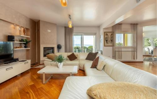 Kostrena House | Amazing Home In Kostrena