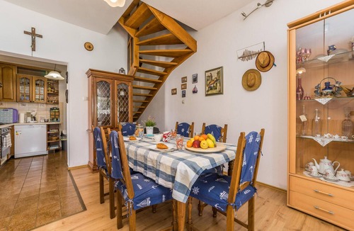 Jakisnica House | Amazing home in Lun with WiFi