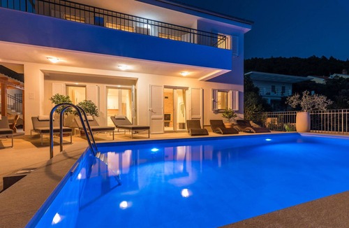 Martinscica House | Amazing home in Martinscica