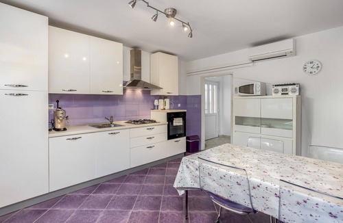 Opatija House | Amazing home in Opatija with WiFi