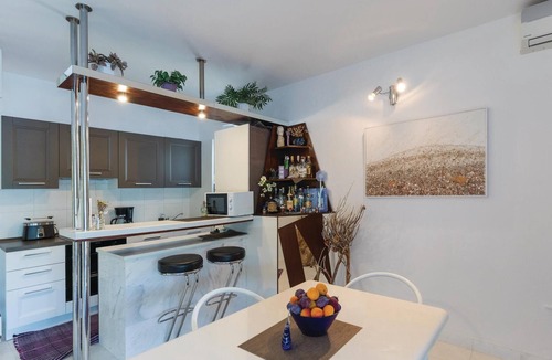 Blace House | Amazing home in Opuzen with WiFi
