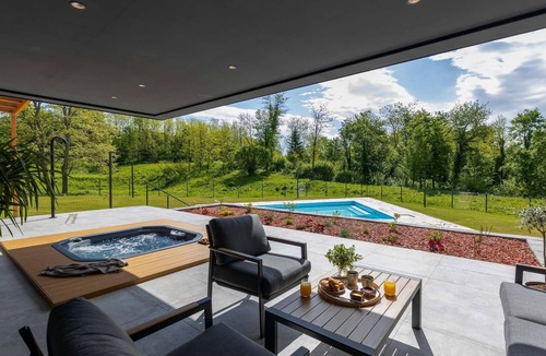 Slunj House | Amazing home in Slunj