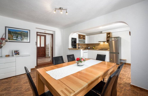 Cabrunici House | Amazing home in Svetvincenat with WiFi