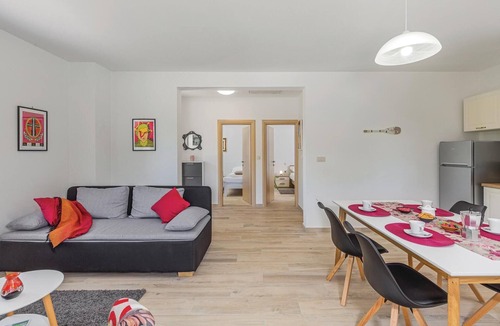 Brgod House | Amazing home in Trget
