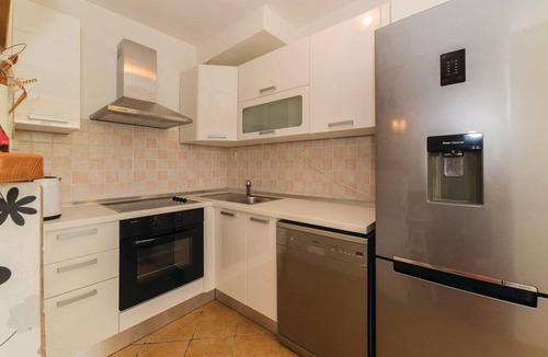 Zdrelac House | Amazing home in Zdrelac with kitchen