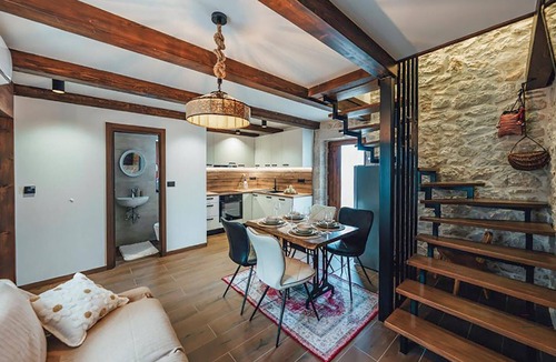 Zmijavci House | Amazing home in Zmijavci