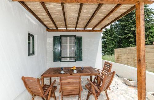 Savar Villa | Antica holiday house with pool, sea view
