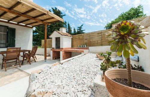 Savar Villa | Antica holiday house with pool, sea view
