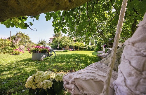 Izola House | Apartma Nemo, Family/pet friendly, pool, terrace and a garden