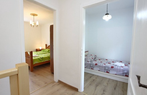 Koper House | Apartma Sonja – Cheerful 3BR Home in Črni Kal