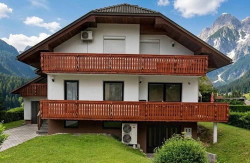 Mojstrana Apartment | Apartma Tri Planike