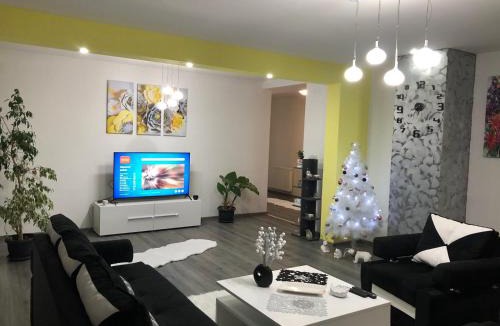 Pale Apartment | Apartman Alex