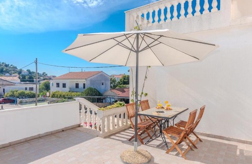 Tribunj Apartment | Apartman Barbara 4 by Villas Guide