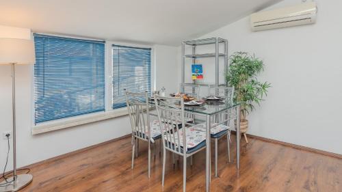 Tribunj Apartment | Apartman Barbara 5 by Villas Guide