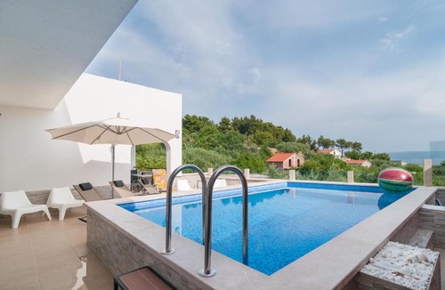 Znjan Apartment | Apartman Braavos ****