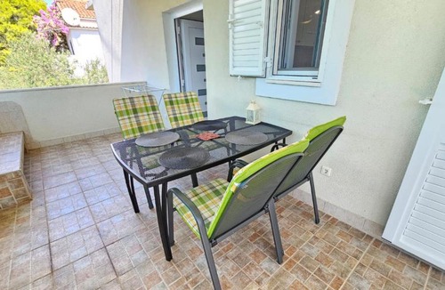Okrug Donji Apartment | Apartman Irena with terase end private parking