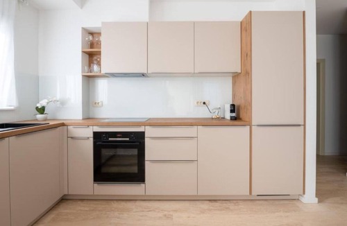Kraljevec Sesvetski Apartment | Apartman Kona - Modern Comfort With 2 Parking Spaces