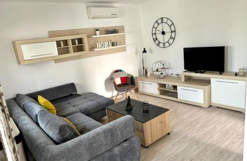 Vukovar Apartment | Apartman Lucija kuća za odmor s vanjskim bazenom