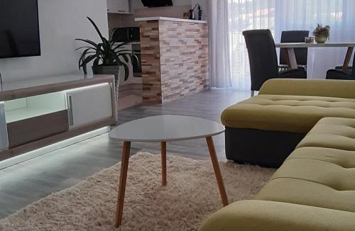 Korenica Apartment | Apartman Medo
