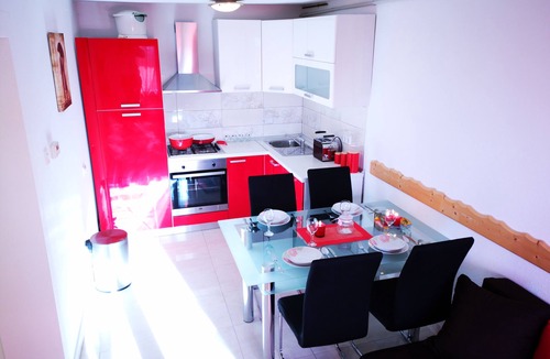 Omisalj Condo | Apartman sa bazenom "Sabine"