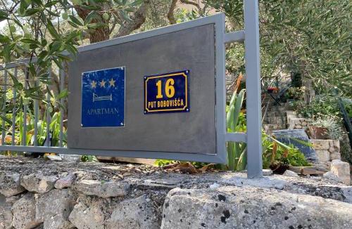 Bobovisca Apartment | Apartman Silna your new home with terrace and garden