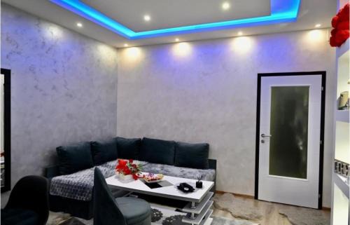 Pale Apartment | Apartman Suzii