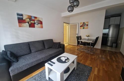 Arandelovac Apartment | Apartman Tri S