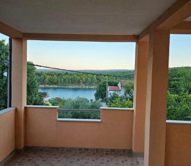 Obrovac Apartment | Apartmani Desnica