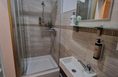 Canton 10 Apartment | Apartmani Li