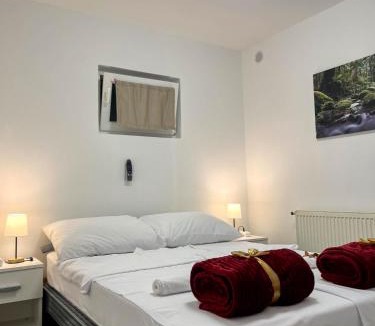 Kutina Apartment | Apartmani Moslavina, free big parking, workspace, crib, satin cotton sheets