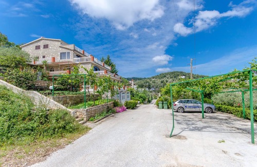 Stomorska Apartment | Apartments Drazen (59221-A4) - Stomorska - island Solta