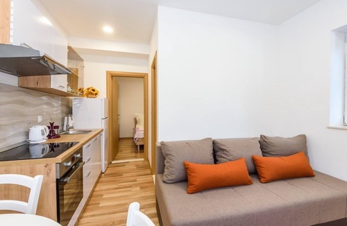 Ploce Apartment | Apartment Đego near Ploče, riverfront, parking