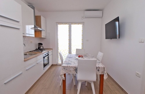 Vintijan Apartment | Apartment 1366/12852 (Istria - Pula), 1500m from the beach