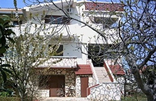 Savar Apartment | Apartment ∙ 2 bedrooms ∙ 5 guests