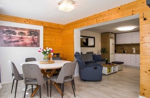 Metohija Apartment | Apartment Badia with free parking