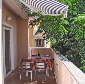 Mundanije Apartment | Apartment Beg-2 by Interhome