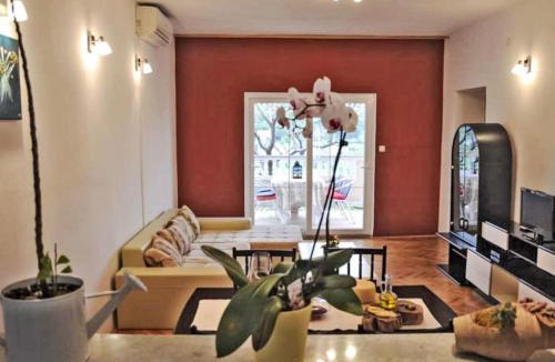 Mundanije Apartment | Apartment Beg-2 by Interhome