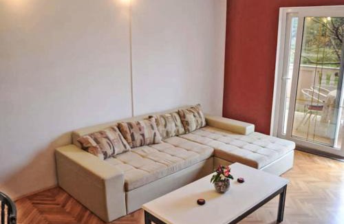 Mundanije Apartment | Apartment Beg-2 by Interhome