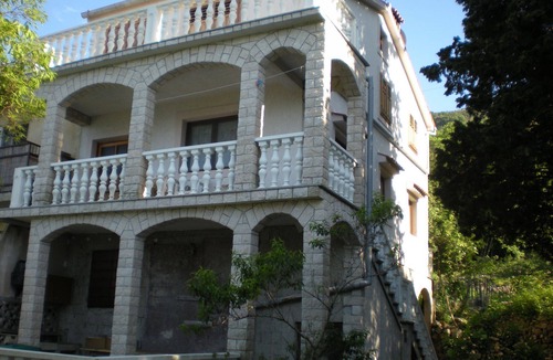 Merag Apartment | Apartment Boto - 20m from the sea: - Merag, Island Cres, Croatia