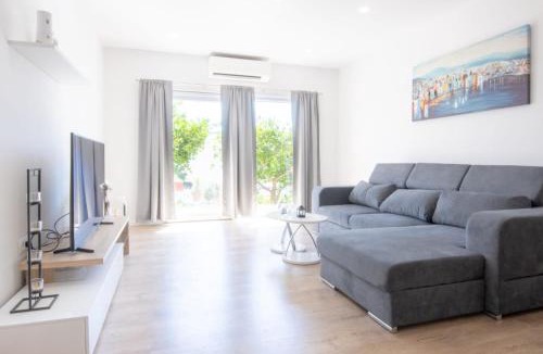 Moca Apartment | Apartment Cvita Free beach parking