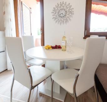 Vrvari Apartment | Apartment Eden in peaceful area near center