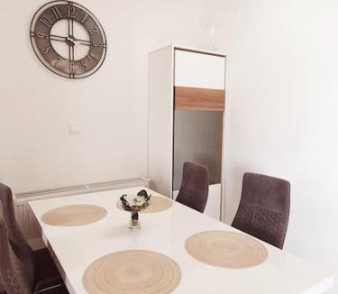 Sarsoni Apartment | Apartment Felix