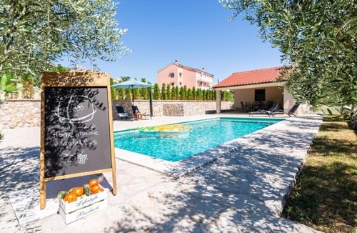 Jurandvor Apartment | Apartment Garden No. 3 with pool for 4-5 people