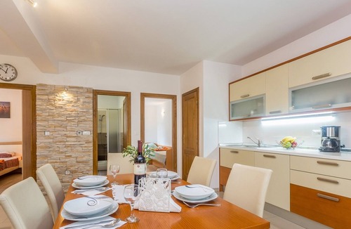 Nerezine Apartment | Apartment GISELLE with heated pool and large terrace 50m2