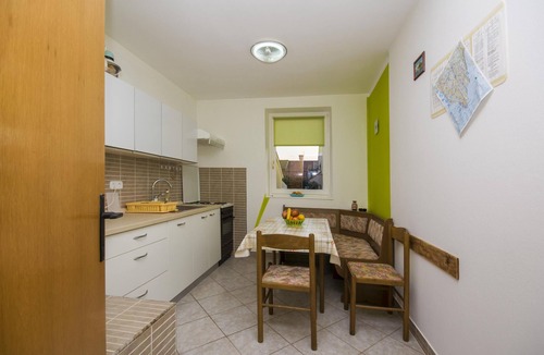Brulo Apartment | Apartment Gogic with Balcony