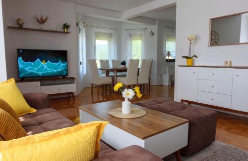Smoljanac Apartment | Apartment Golden Fields
