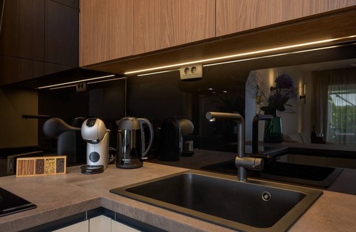Znjan Apartment | Apartment 'Green Eden' with Sea View, Wi-Fi and Air Conditioning