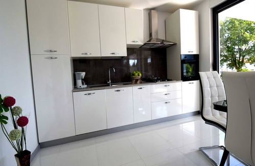 Porat Apartment | Apartment Helena with Terrace