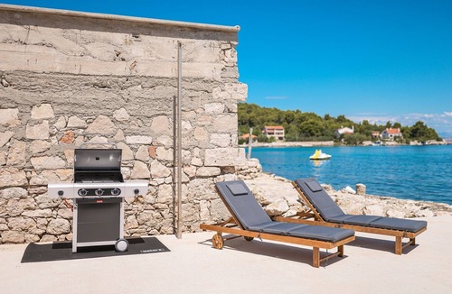 Zdrelac Apartment | Apartments Beachfront Pebble (120861-A1) - Zdrelac - island Pasman